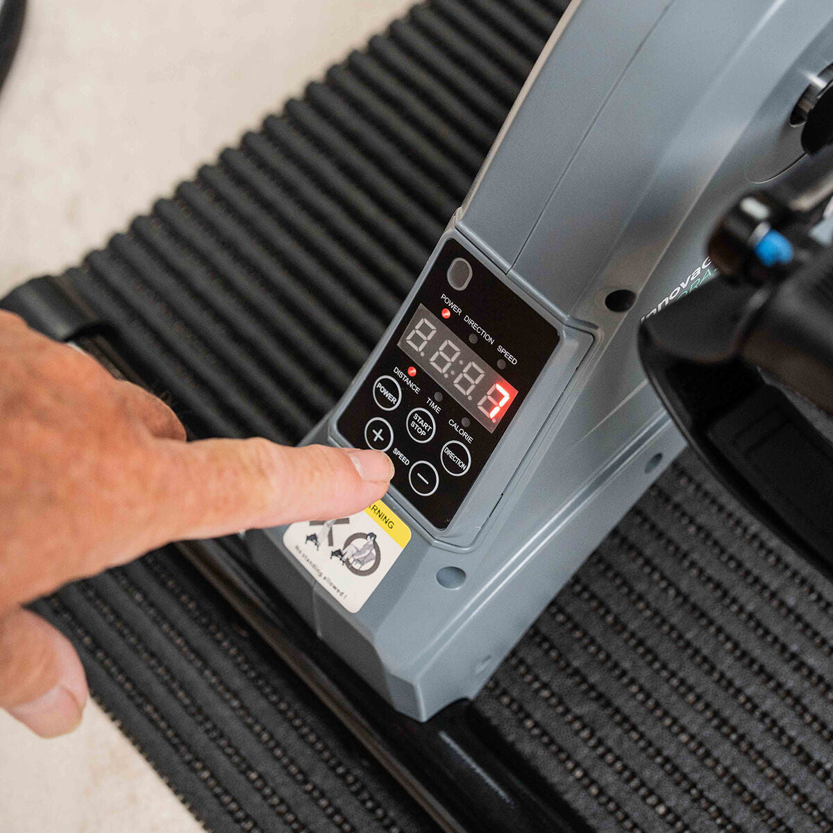 Innovagoods Elektrisch Unterstützter Pedaltrainer Für Arme Und Beine Mit Matte Und Fernbedienung Velora 3000 Innovagoods